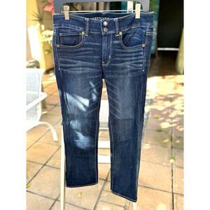 American Eagle Artist 2010s Super Stretch Medium Wash Cropped Denim Jeans Size 6